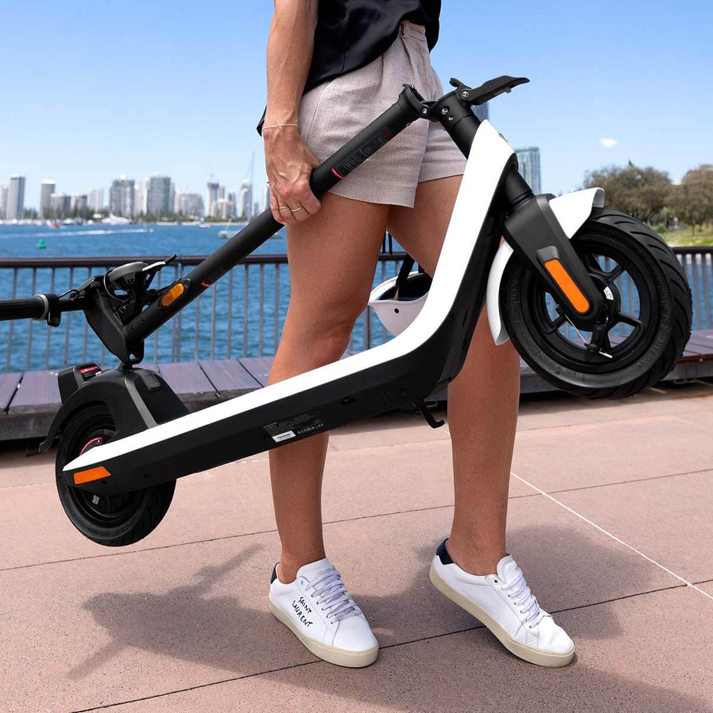 NIU KQi2 Pro Electric Kick Scooter White Scooter Hut